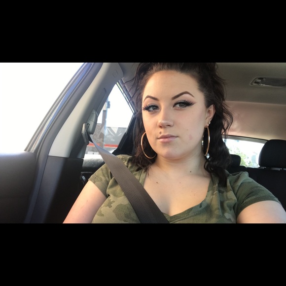 Meet your Posher, Paige - Picture 1 of 1